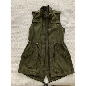 Levi’s army green vest